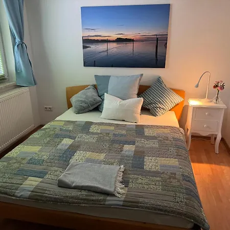 Daire Gemuetliche Gaestewohnung In Mit Pool Laasdorf