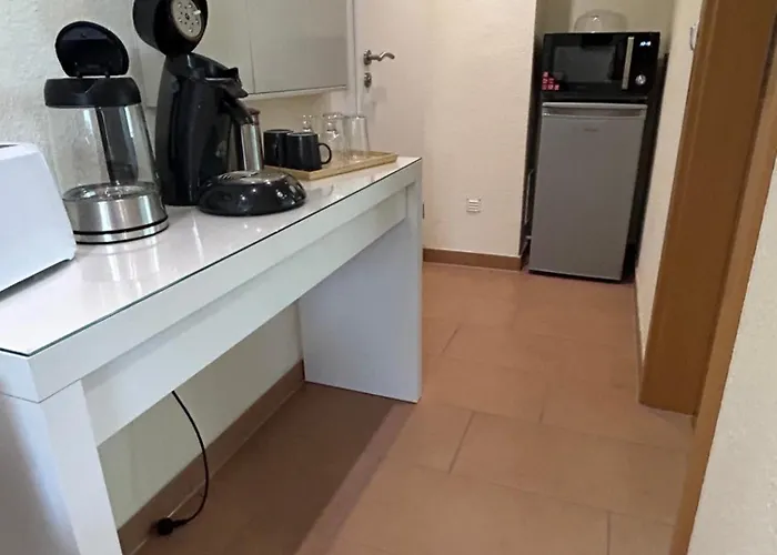 Gemuetliche Gaestewohnung In Mit Pool Appartement